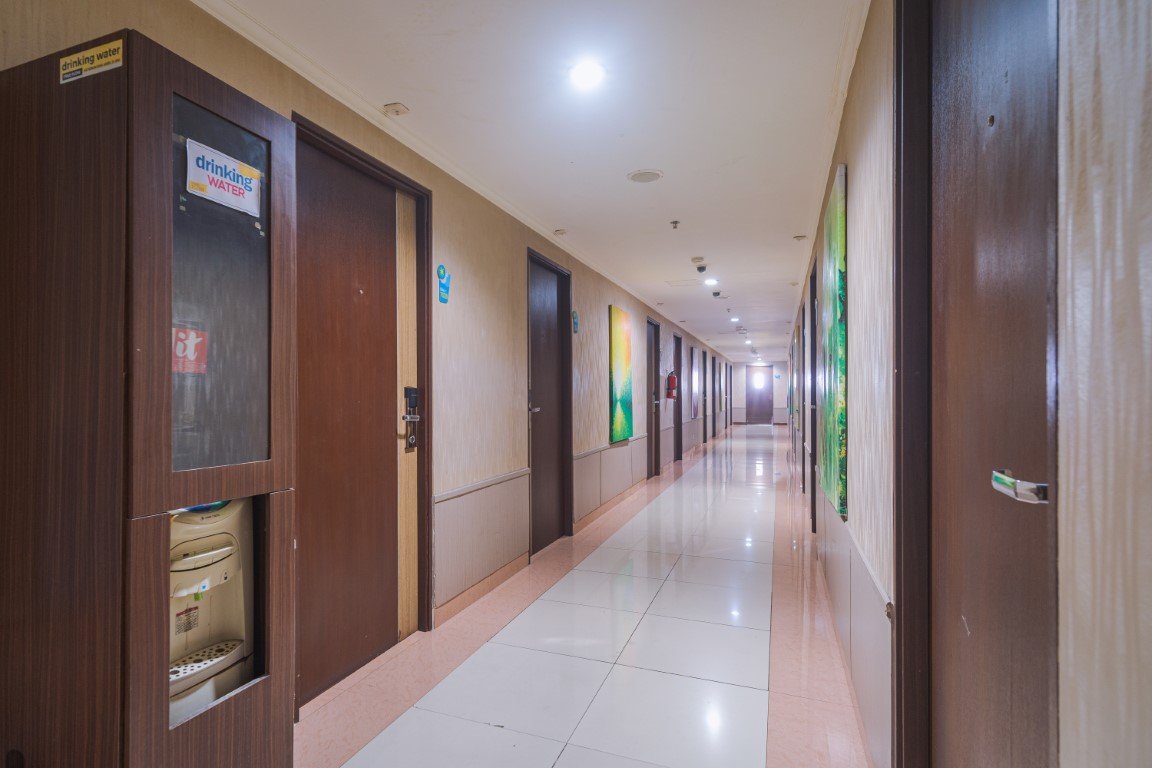 Lobby 7 (6) (Medium)