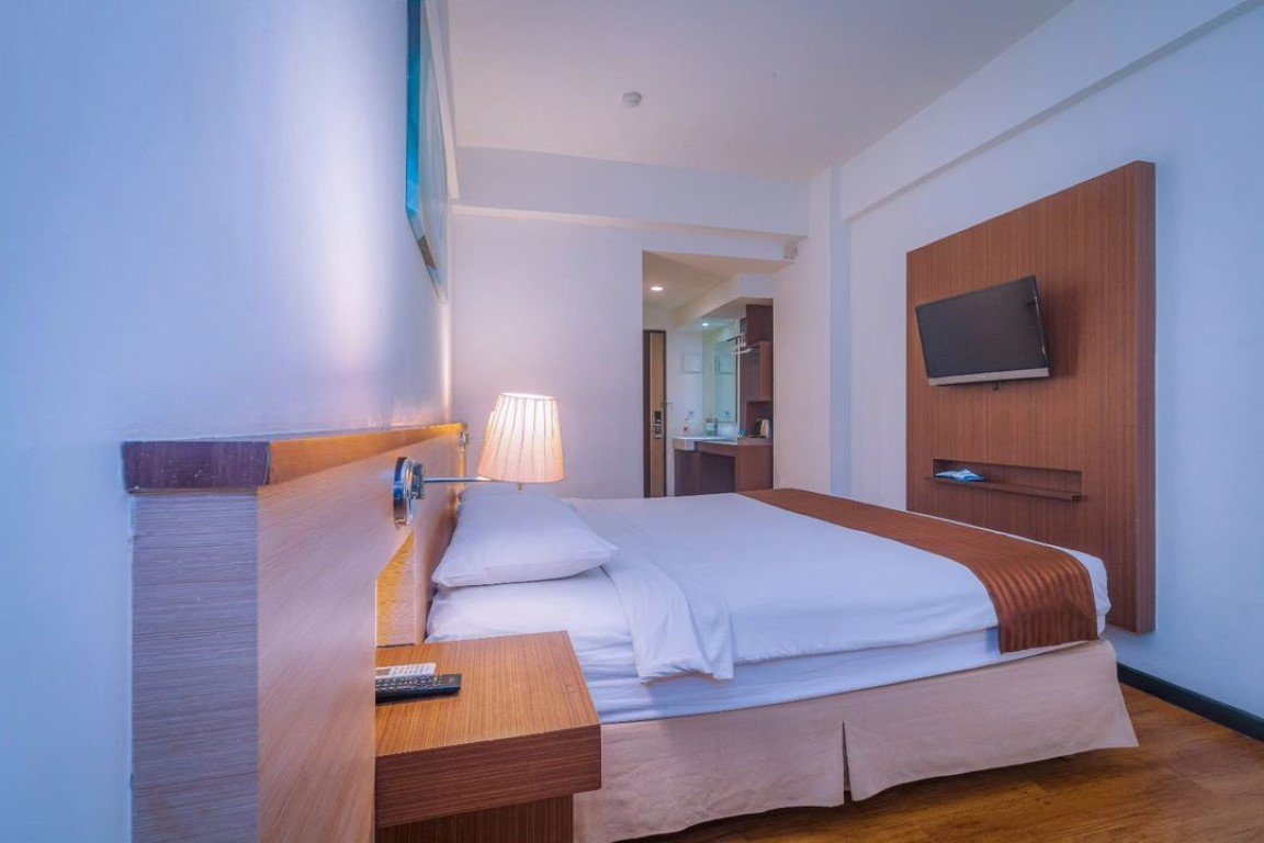 Room Vynil (3) (Medium)